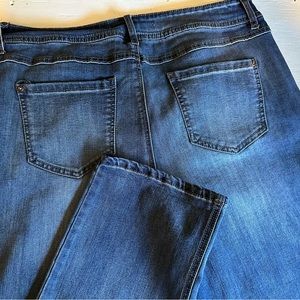 Cato 1946 denim cropped jeans.